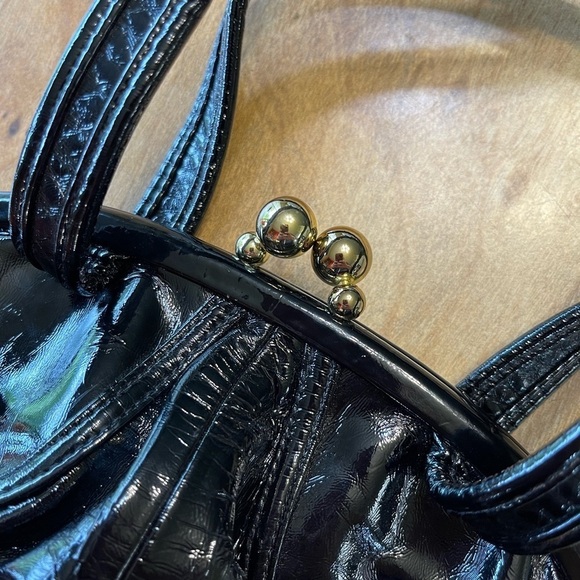 Shiny Black Purse! - Picture 3 of 6